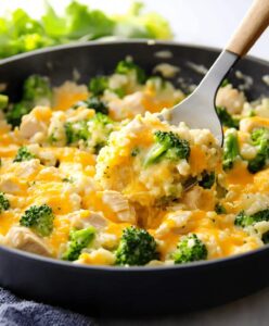 Delicious One Pot Cheesy Chicken Broccoli Rice Casserole Recipe