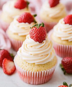 White Chocolate Strawberry Cupcakes Recipe