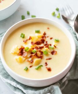 Slow Cooker Loaded Baked Potato Soup Recipe