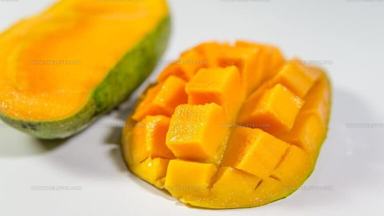 What Does A Mango Taste Like? Tropical Heaven in a Bite!