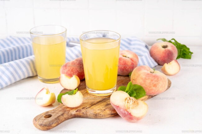 How Are Traditional Non-Alcoholic Chinese Beverages Typically Made and Served?