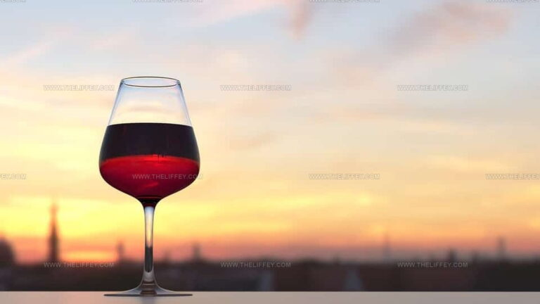What Does Port Wine Taste Like? Discover the Flavors in a Sip